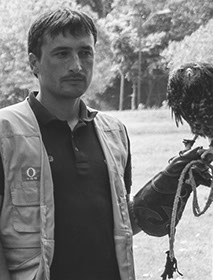 Marcelo Santa Cruz. Cetrero. Experiencia en control biológico de aves.